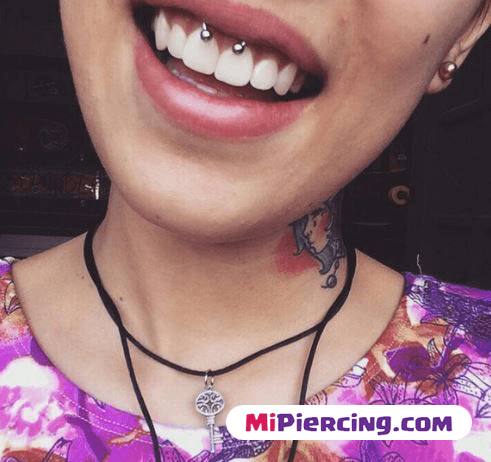 smiley piercing